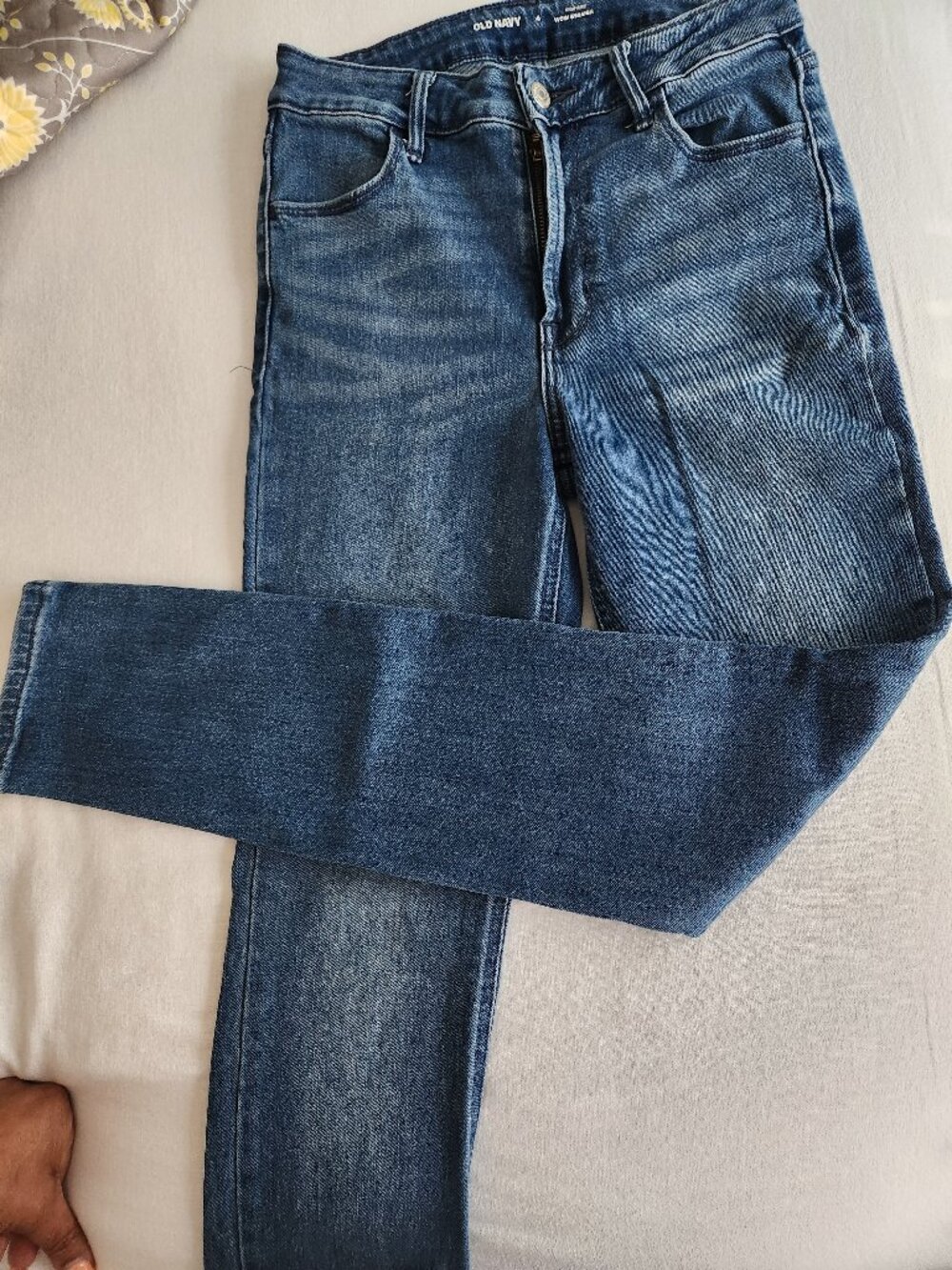 Old Navy - High-Waisted Wow Straight Leg Jeans Size 4